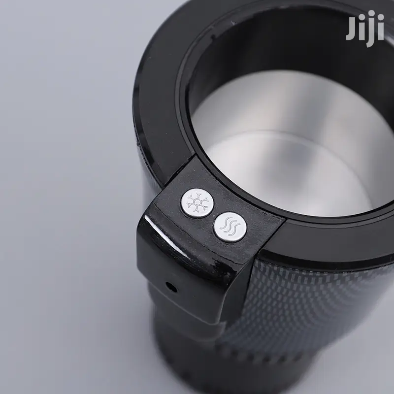 Intelligent Heating And Cooling Cup For Automobiles