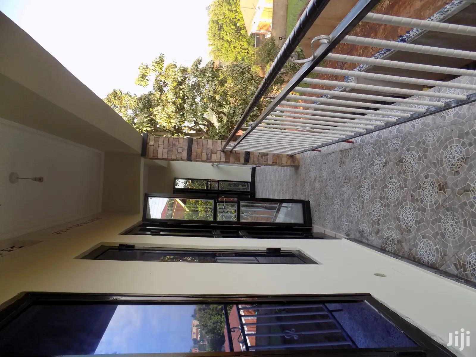 8 Units Apartment Kisasi