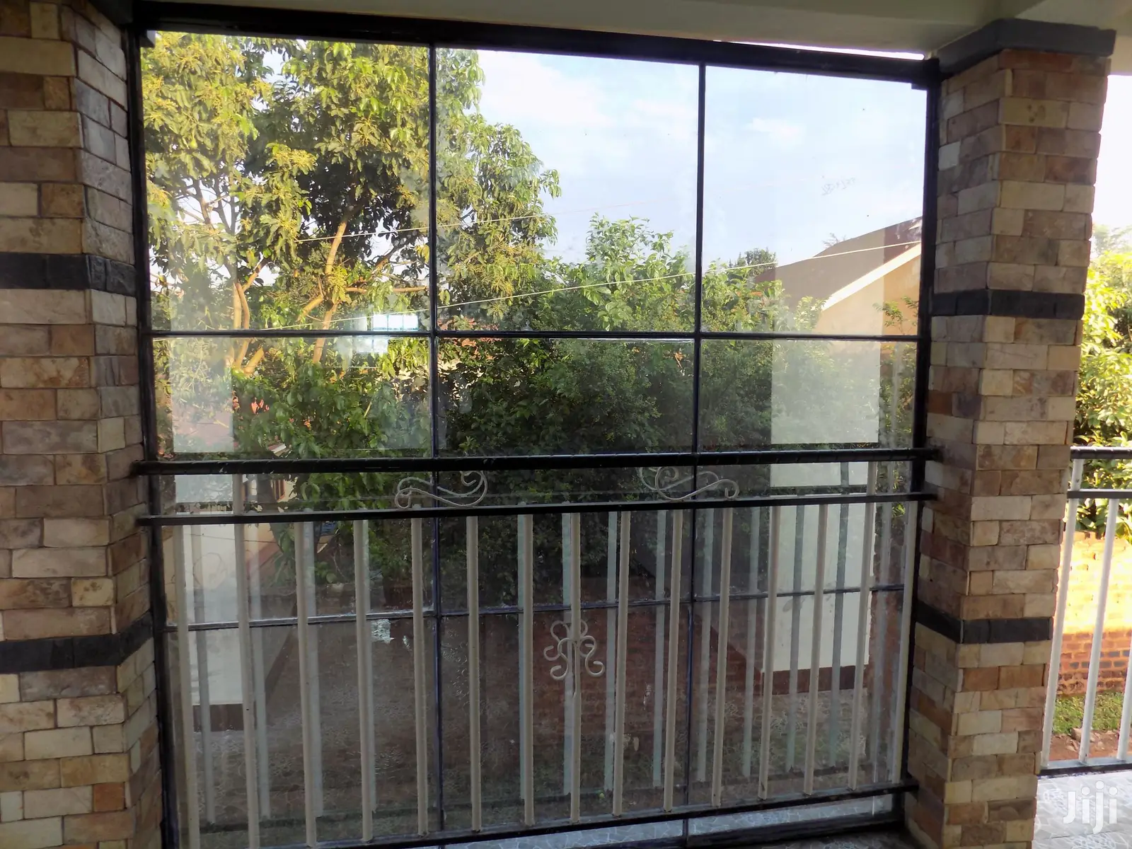 8 Units Apartment Kisasi