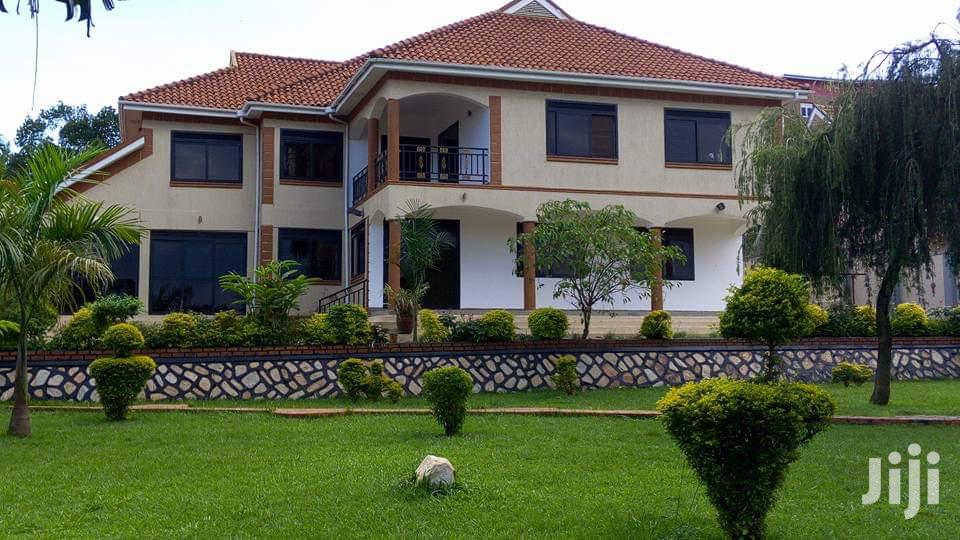 Four Bedroom Mansion In Bugoloobi For Rent