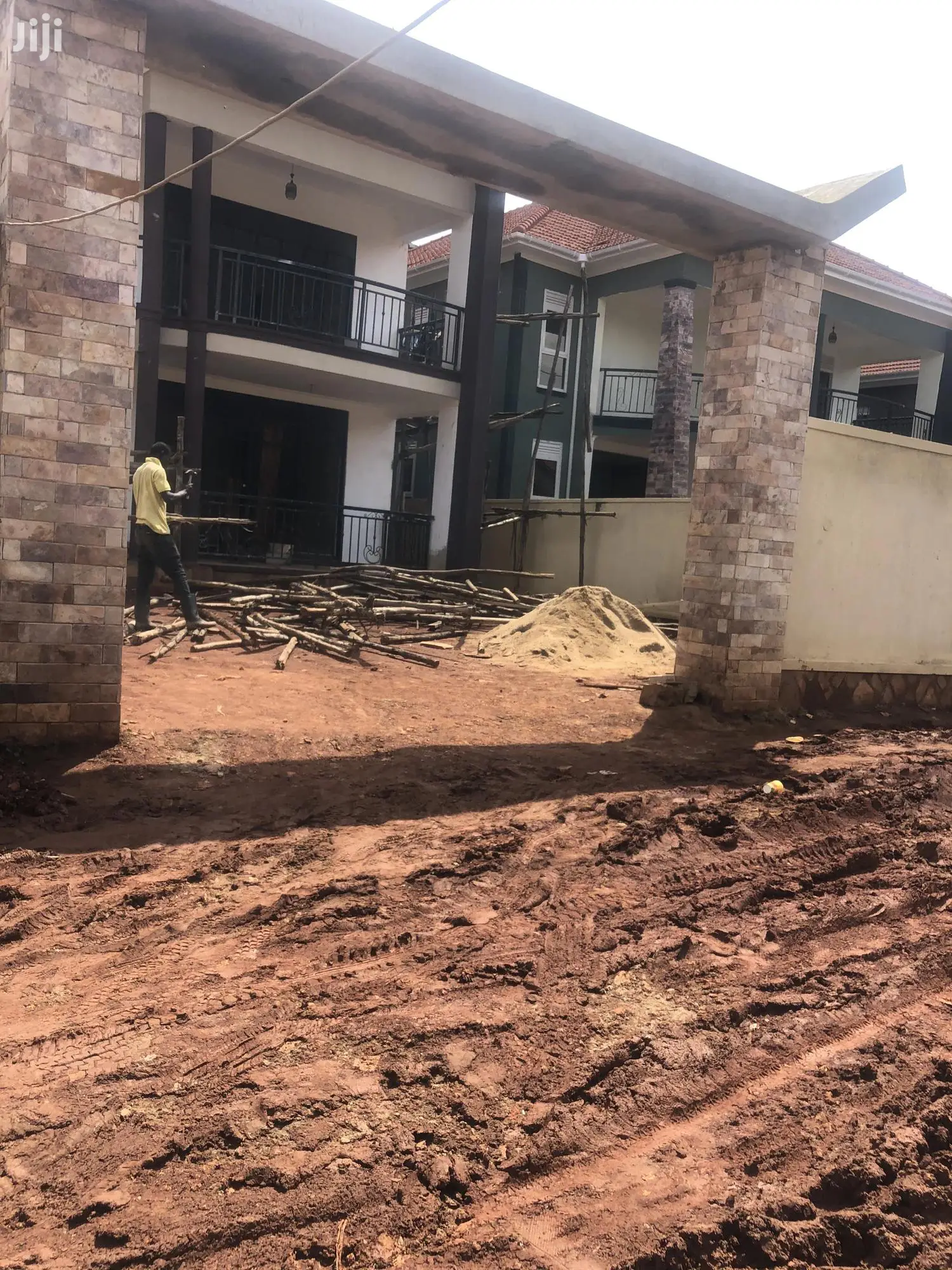 6 Bedroom Mansion In Kira For Sale