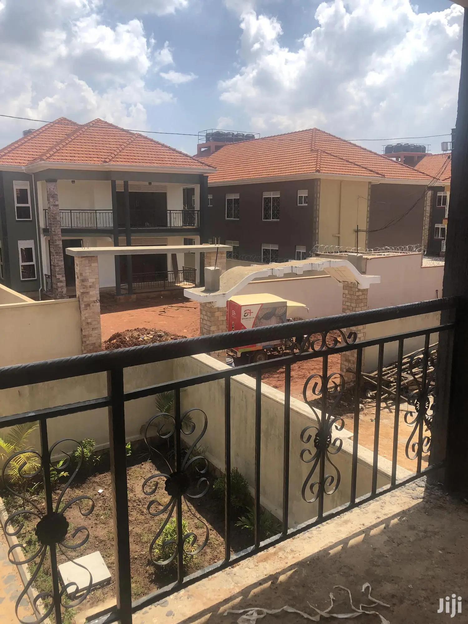 6 Bedroom Mansion In Kira For Sale