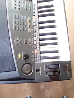 Yamaha Keyboard PSR 8000