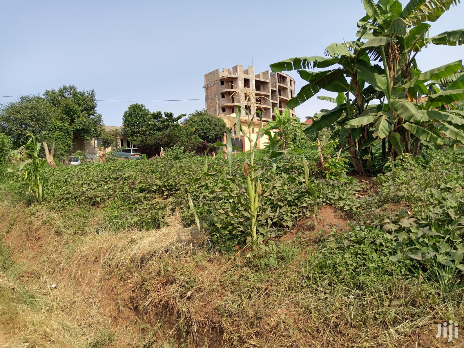 Kira One Acre in High End Neighbourhood for Sell