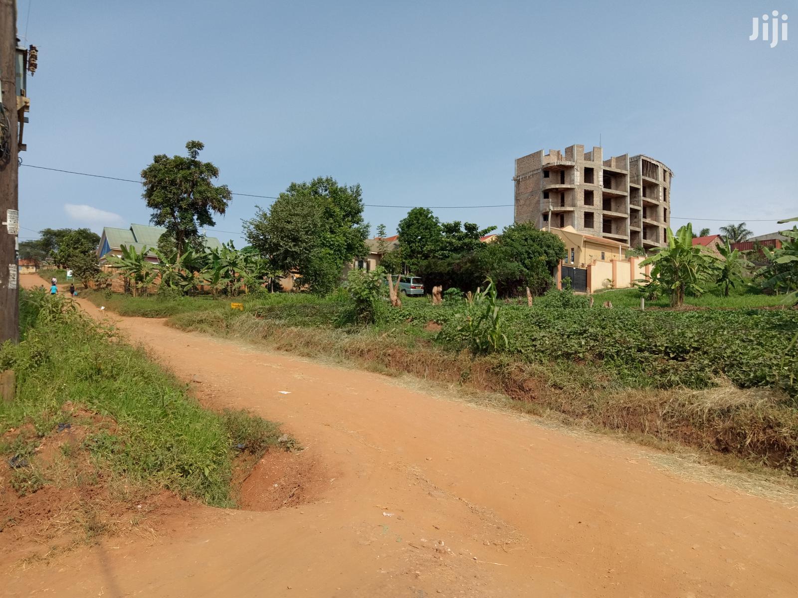 Kira One Acre in High End Neighbourhood for Sell
