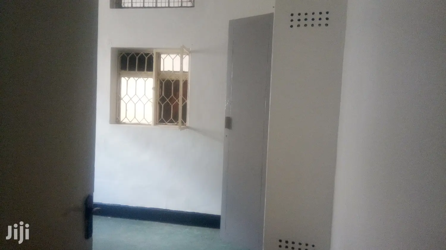 Classic Office Building In Kira For Rent