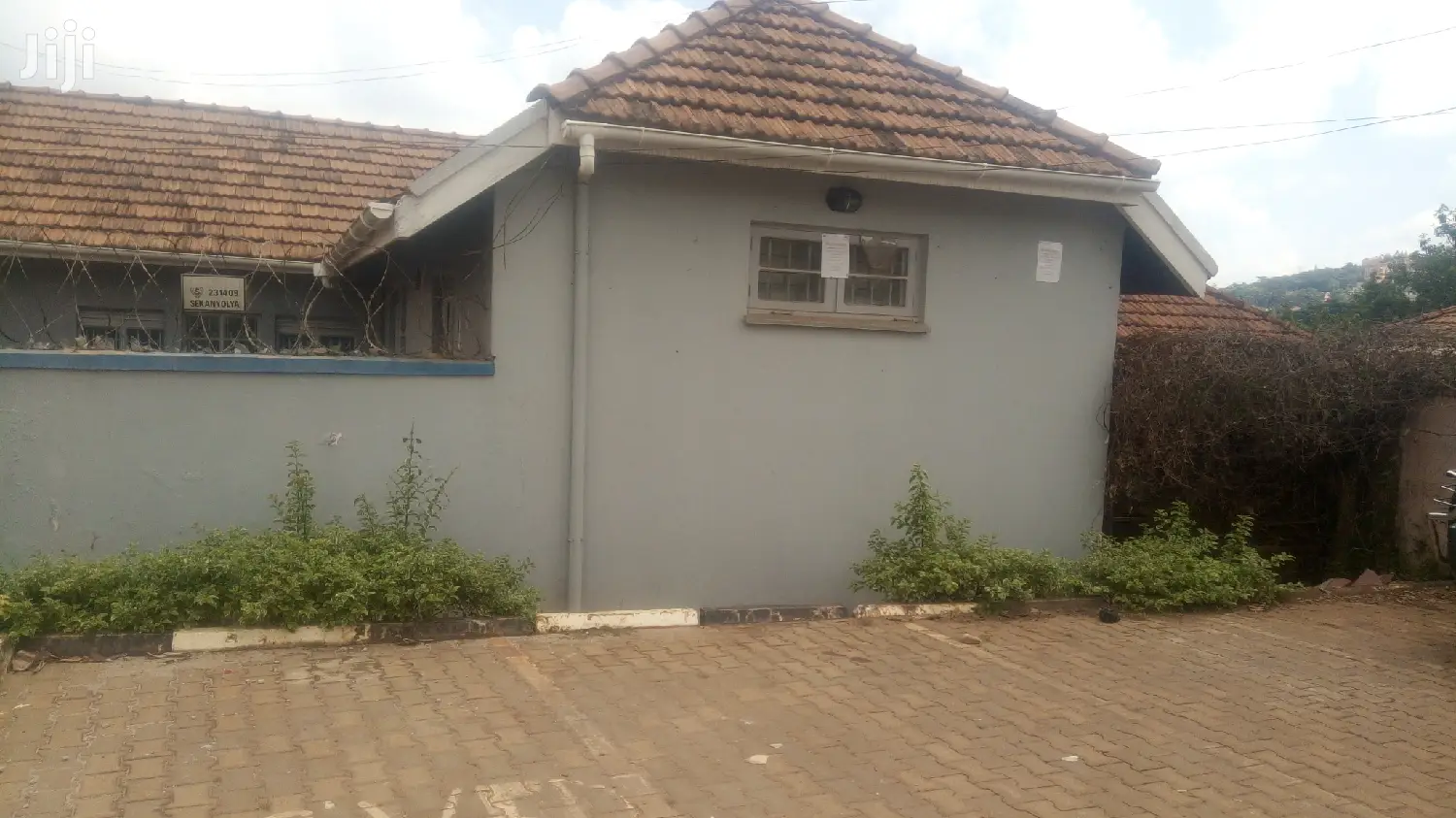 Classic Office Building In Kira For Rent
