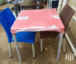 Brand New Plastic Restaurant Set 4seaters