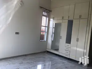Kira Mamerito Road Gallant House on Sale