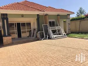 Kira Mamerito Road Gallant House on Sale