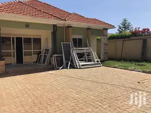 Kira Mamerito Road Gallant House on Sale