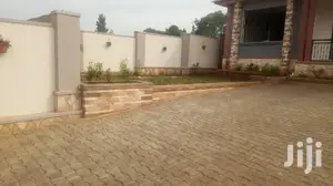 3 Bedroom House In Kira For Sale