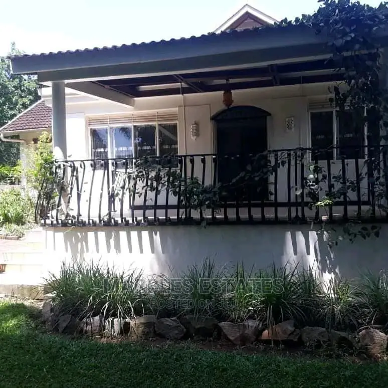 5bdrm Bungalow in Central Division for sale