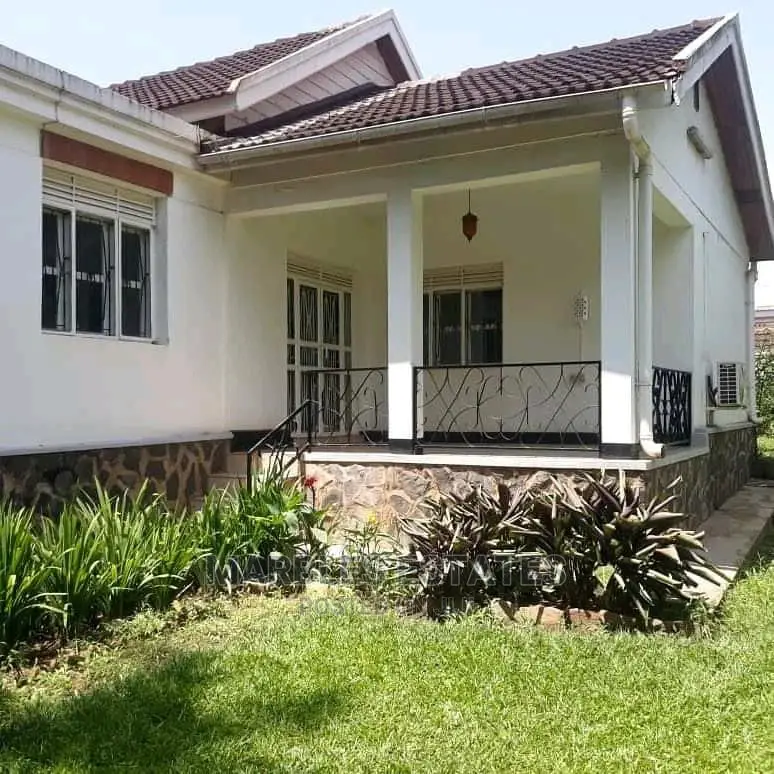 5bdrm Bungalow in Central Division for sale
