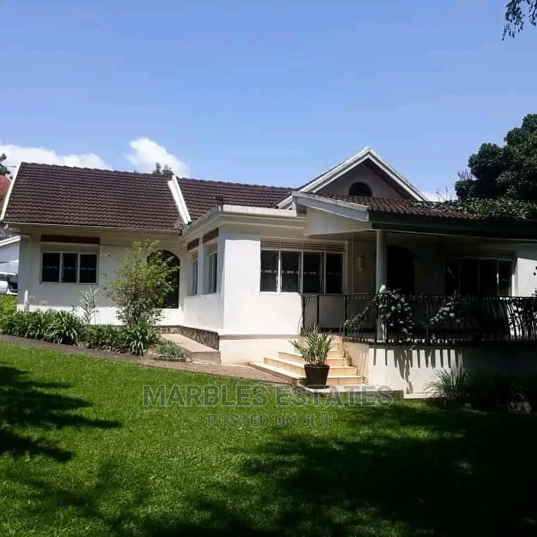 5bdrm Bungalow in Central Division for sale