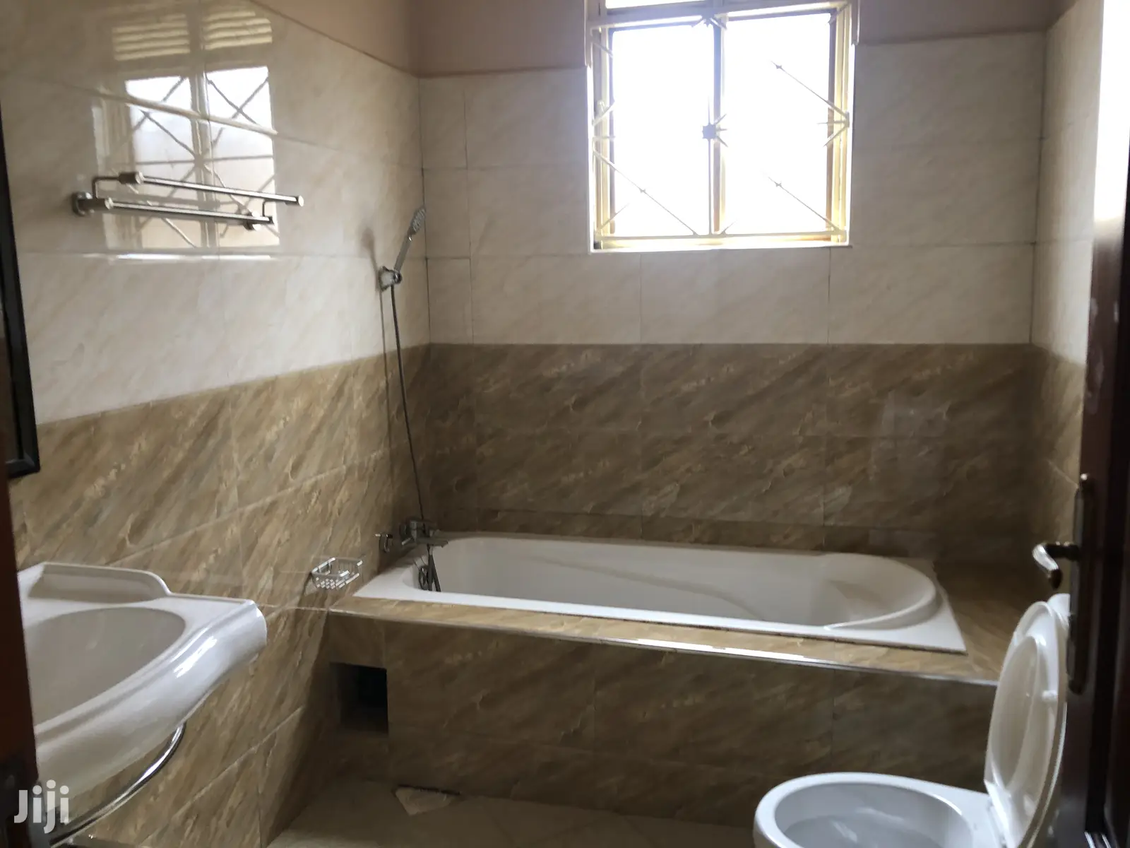 Kira Tarmack Access Bungaloo on Sell