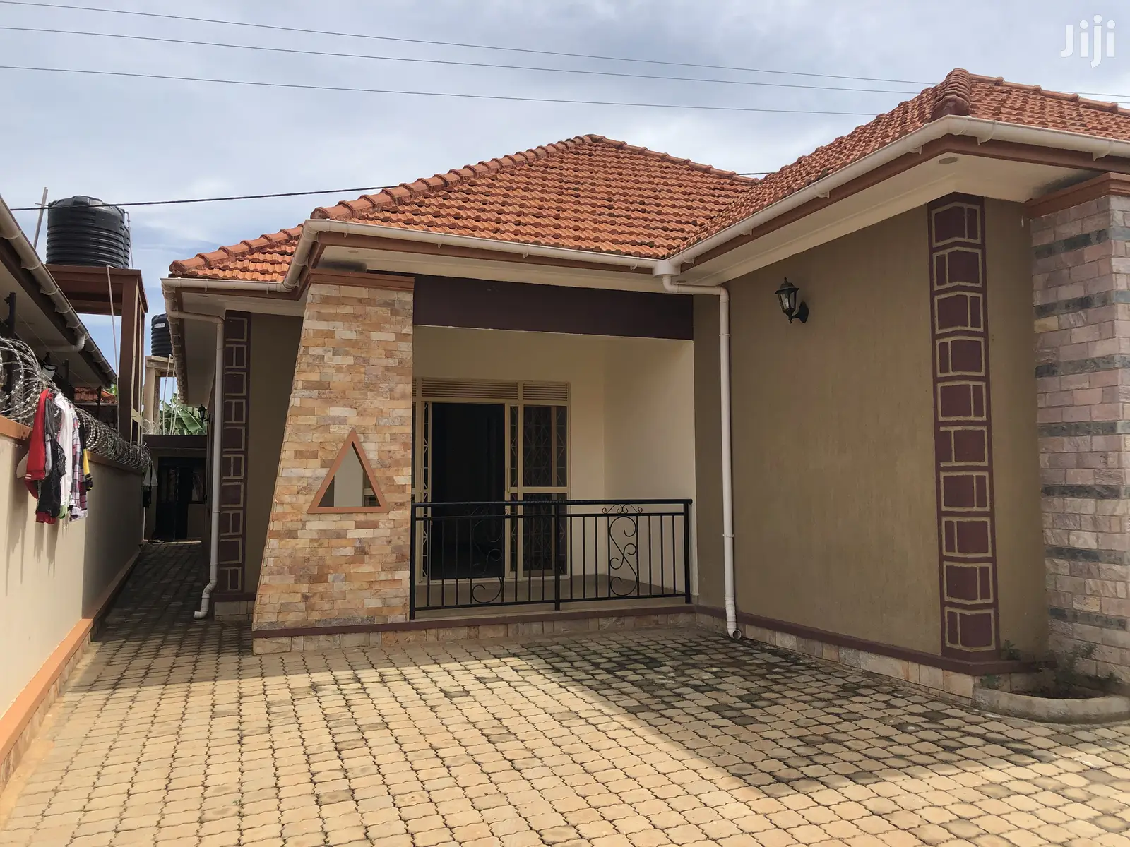 Kira Tarmack Access Bungaloo on Sell