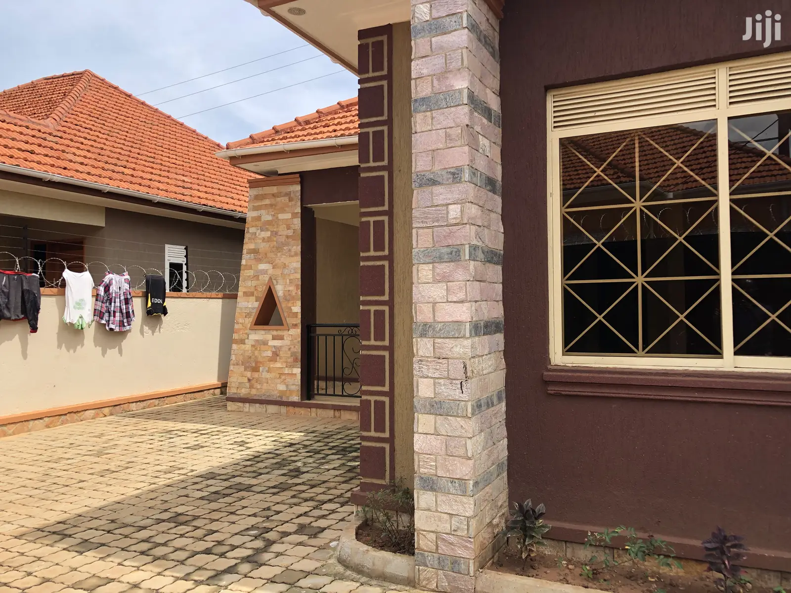 Kira Tarmack Access Bungaloo on Sell