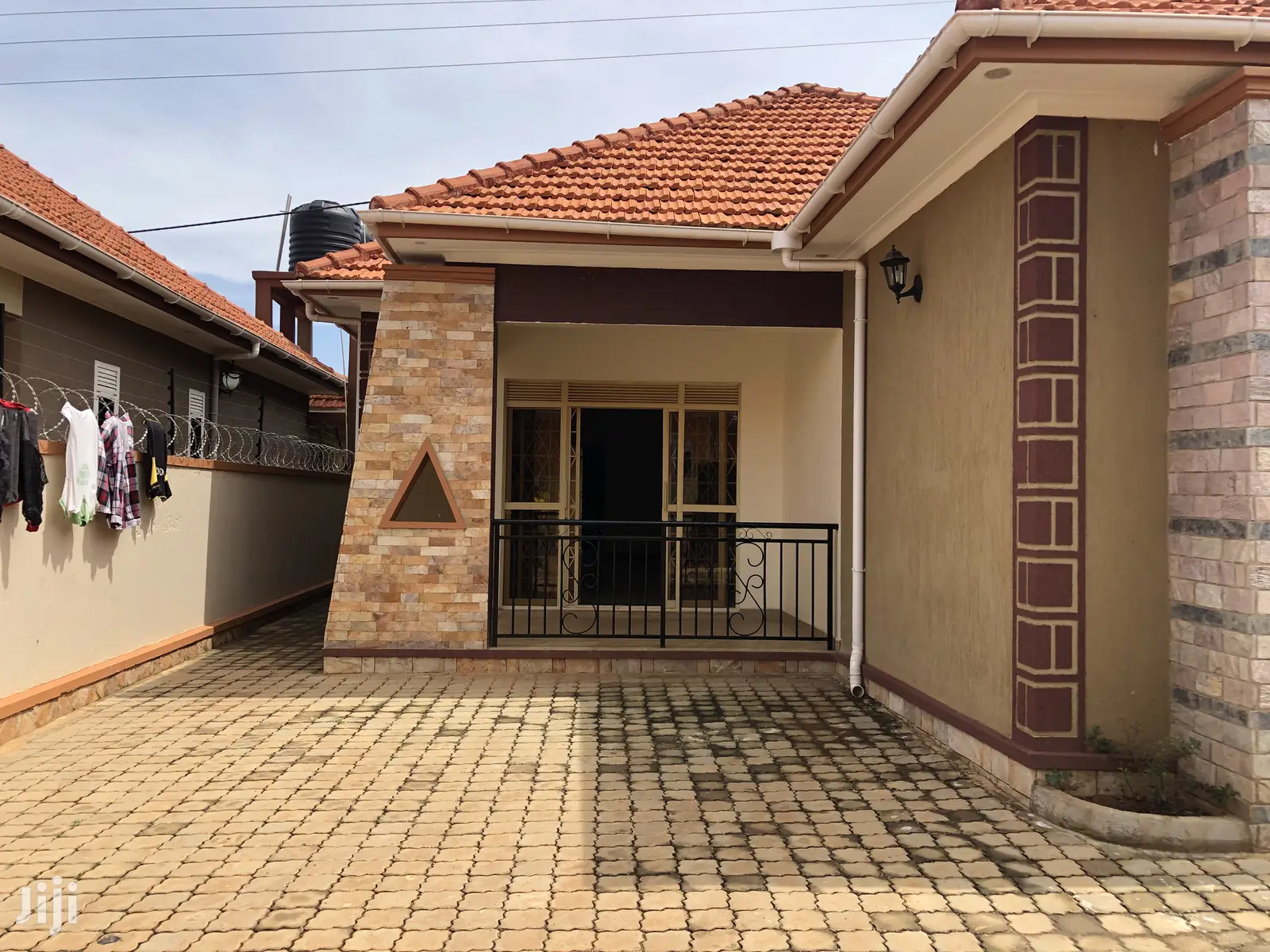 Kira Tarmack Access Bungaloo on Sell