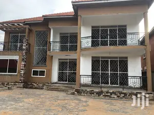 Kira Mansion in Tarmacked Neighborhood on Sell
