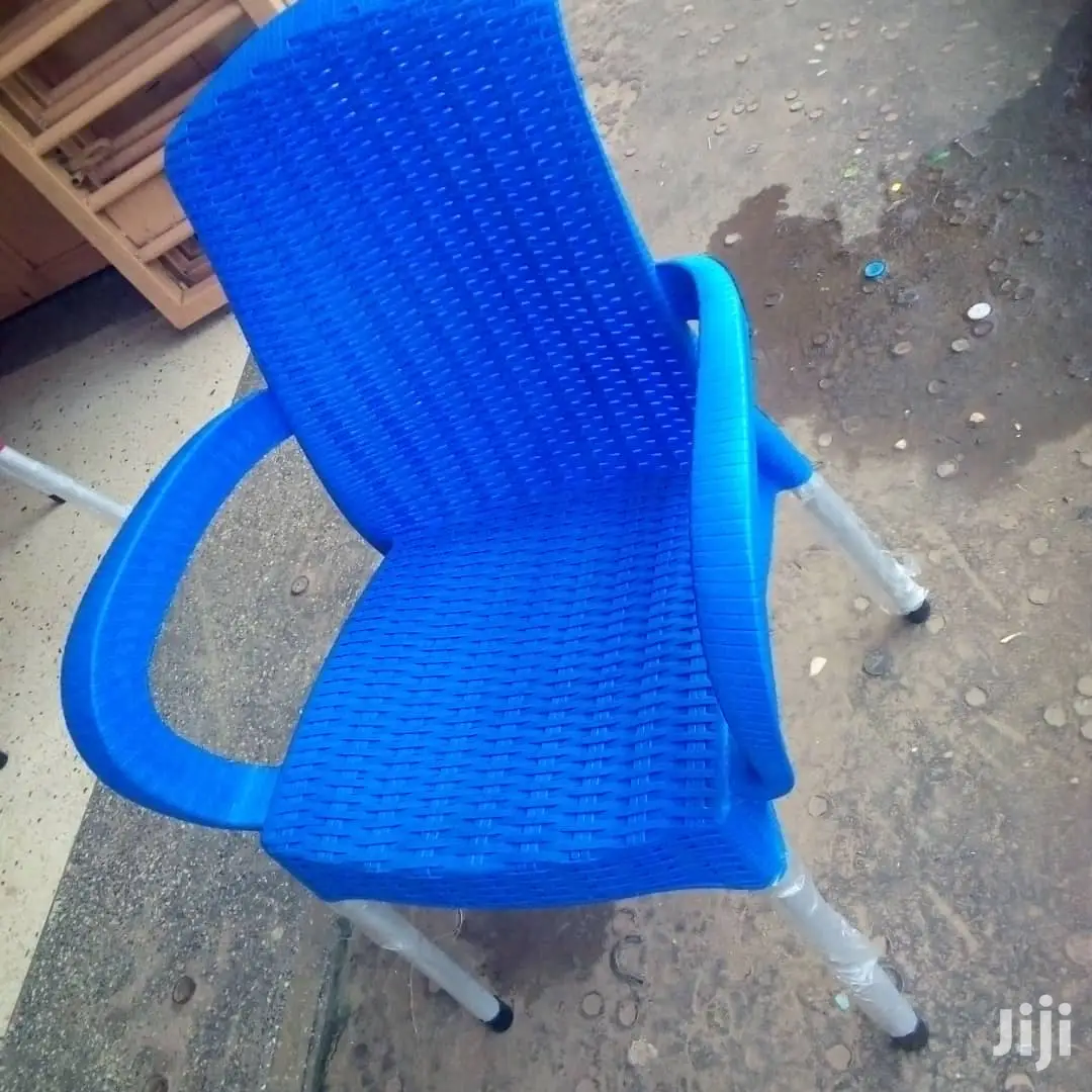 Plastic Restaurant Chairs