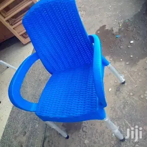 Plastic Restaurant Chairs
