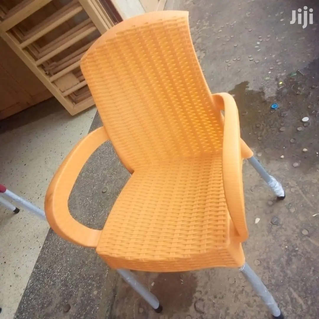 Plastic Restaurant Chairs