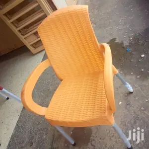 Plastic Restaurant Chairs