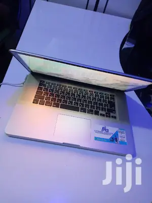 Laptop Apple MacBook Pro 4GB Intel Core I7 HDD 1T
