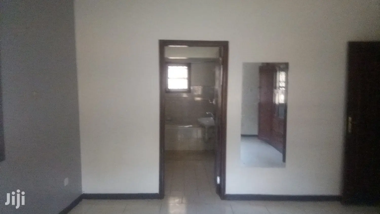 5bdrm Bungalow in Kampala for rent