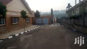 5bdrm Bungalow in Kampala for rent