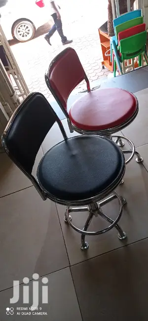 Simple Rotating Chair