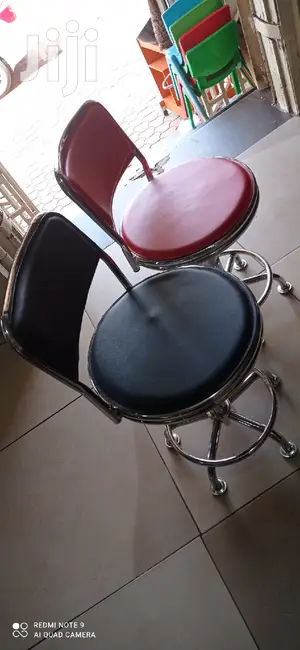 Simple Rotating Chair