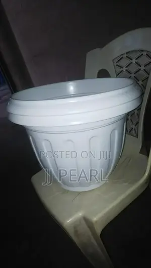 Plastic Round Flower Pot