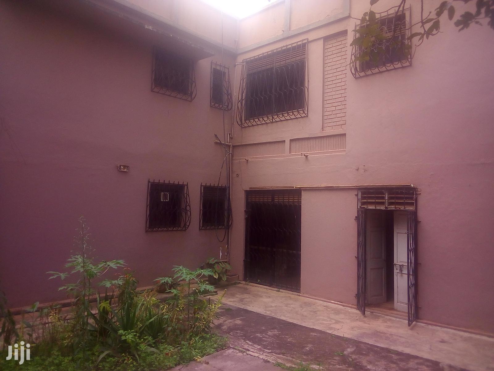 House In Kololo For Rent