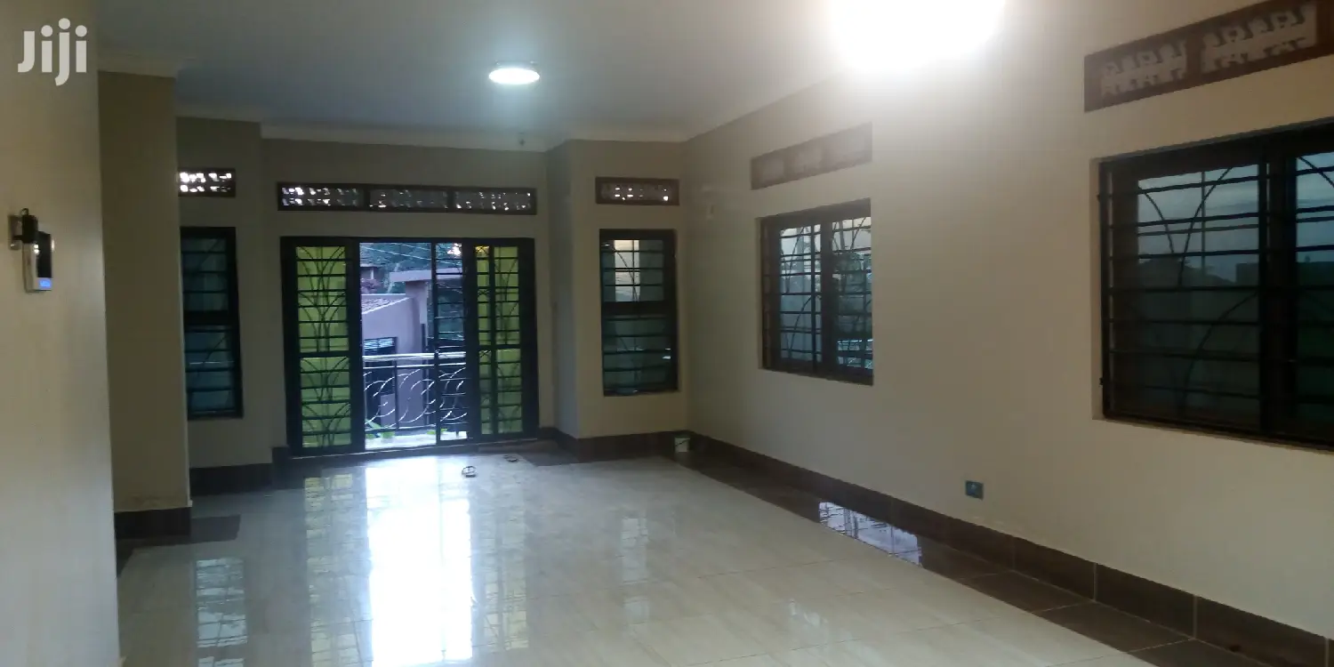 3bdrm House in Fs Properties, Central Division for Rent