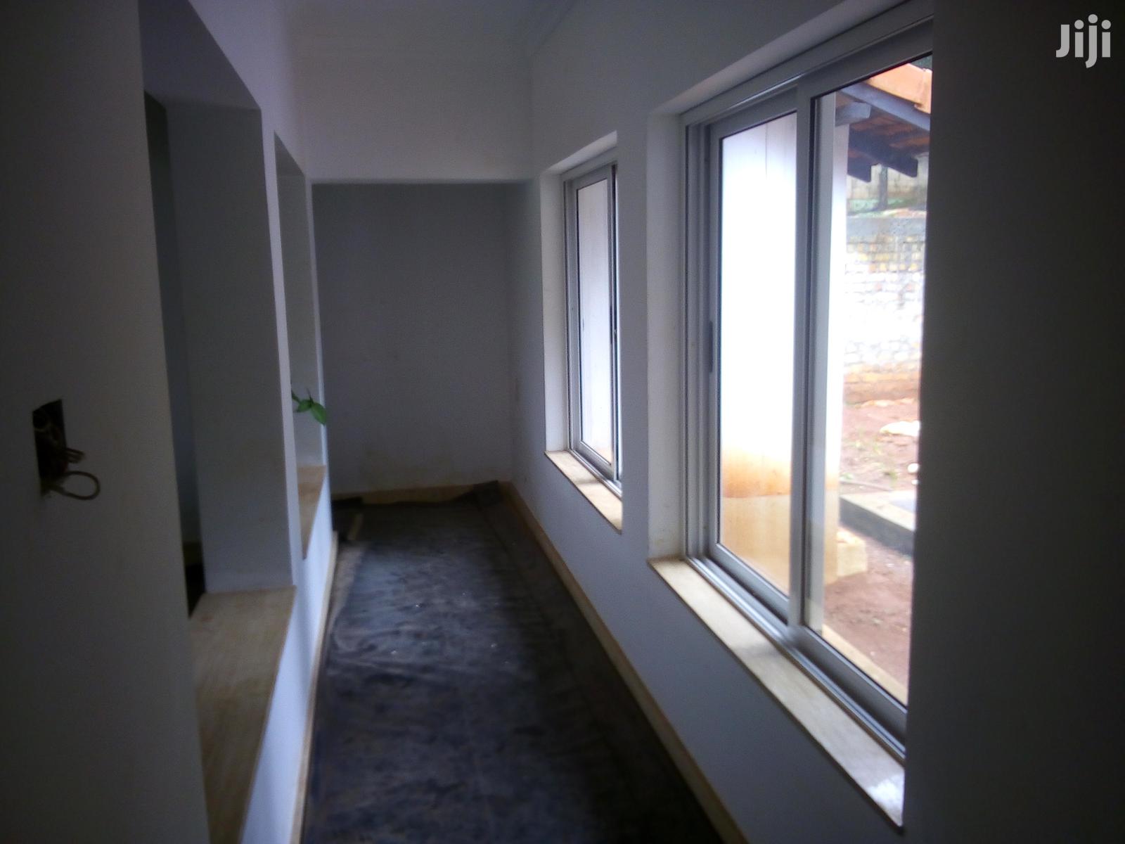Five Bedroom House In Kololo For Rent