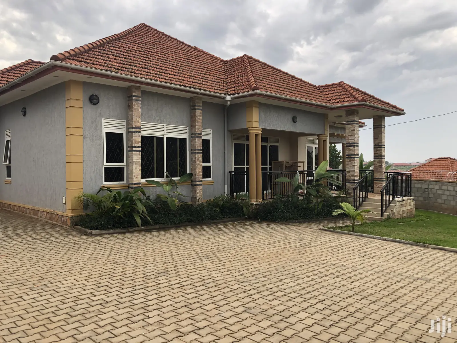 Kira Upper Class Bungalow on Sell
