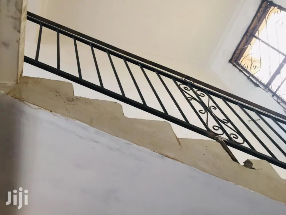 Bunga Near Munyonyo Seven Bedrooms Lake View Mansion on Sell
