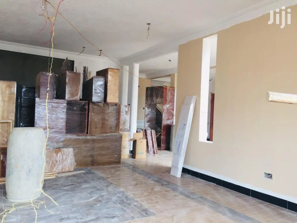 Bunga Near Munyonyo Seven Bedrooms Lake View Mansion on Sell