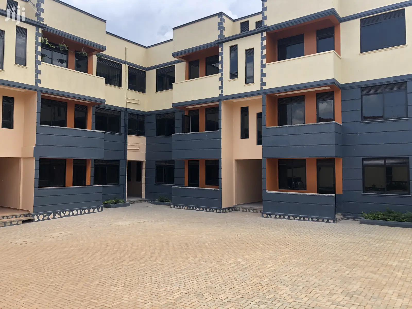 Kira 3 Bedroom Condominiums in Tarmacked Neighborhood