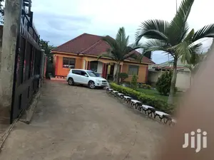 Hot Deal,Namugongo Large Compound House on Sale