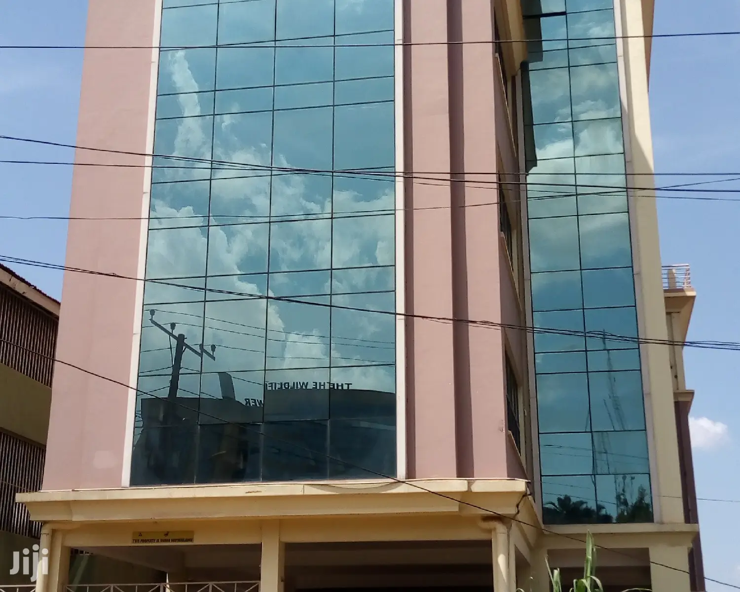 Duilding Is for Rent in Kololo