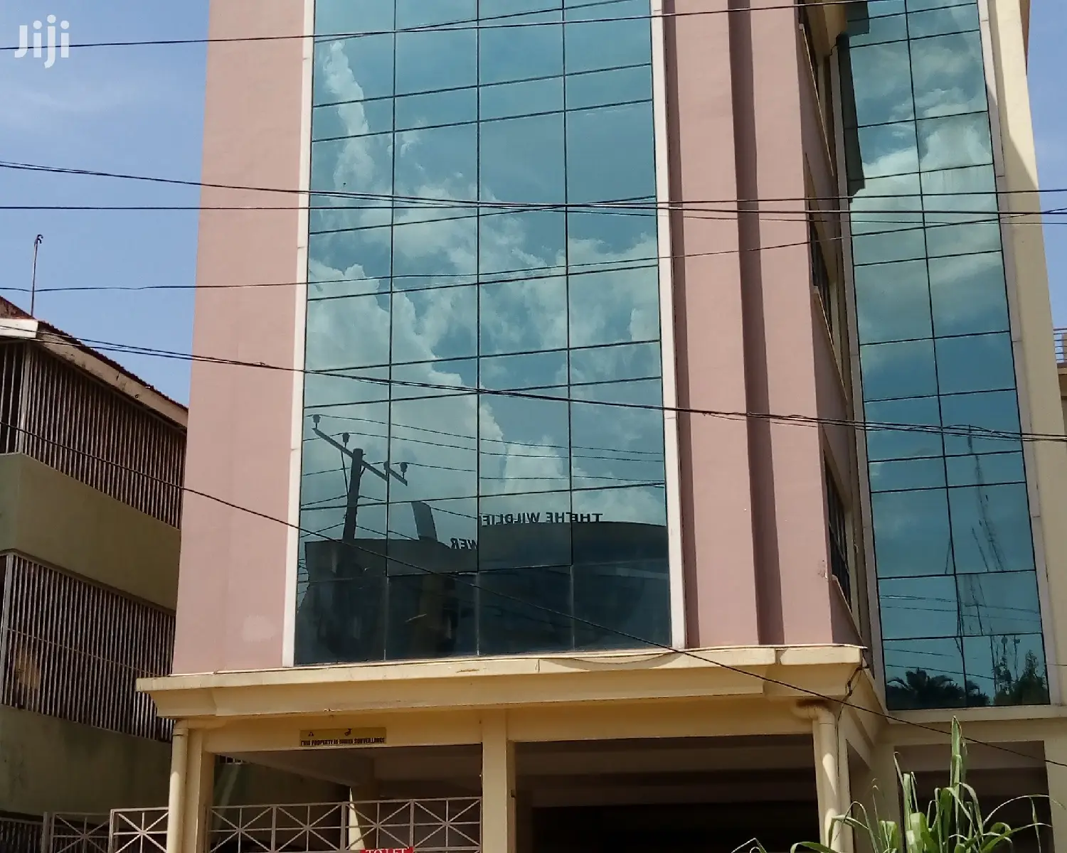 Duilding Is for Rent in Kololo