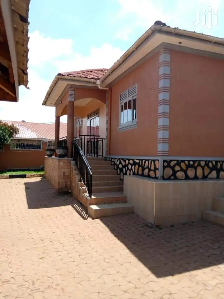 House Is for Rent in Kulambiro