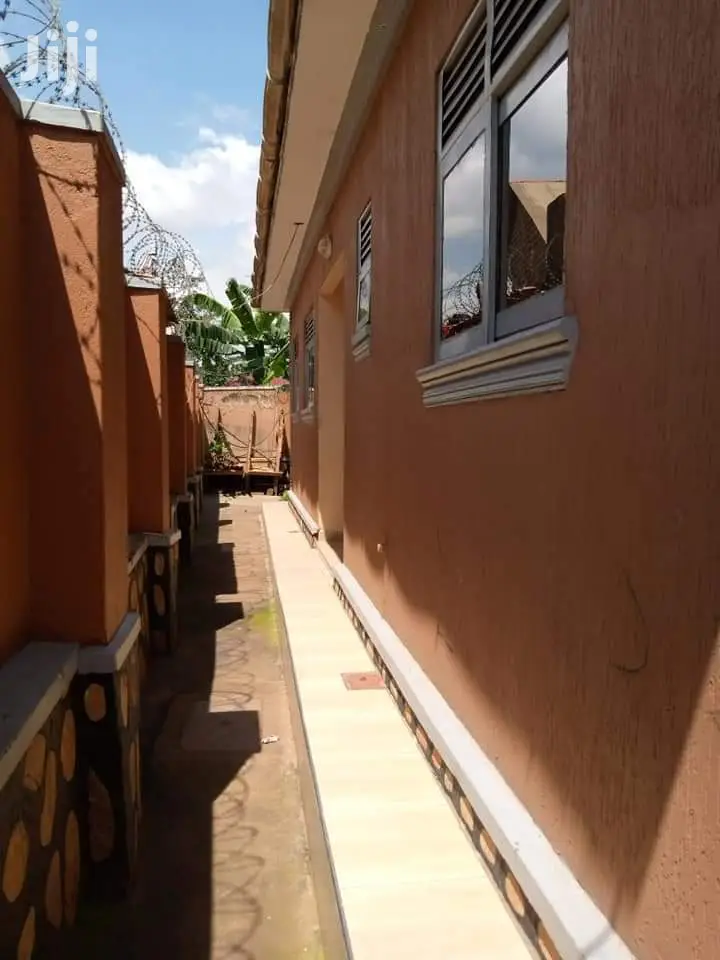 House Is for Rent in Kulambiro