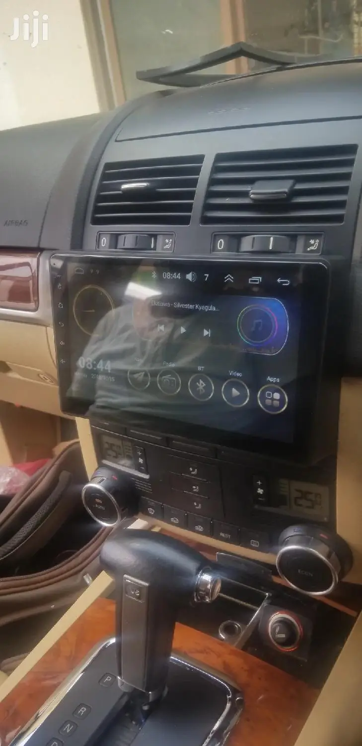VW Touareg Car Radio
