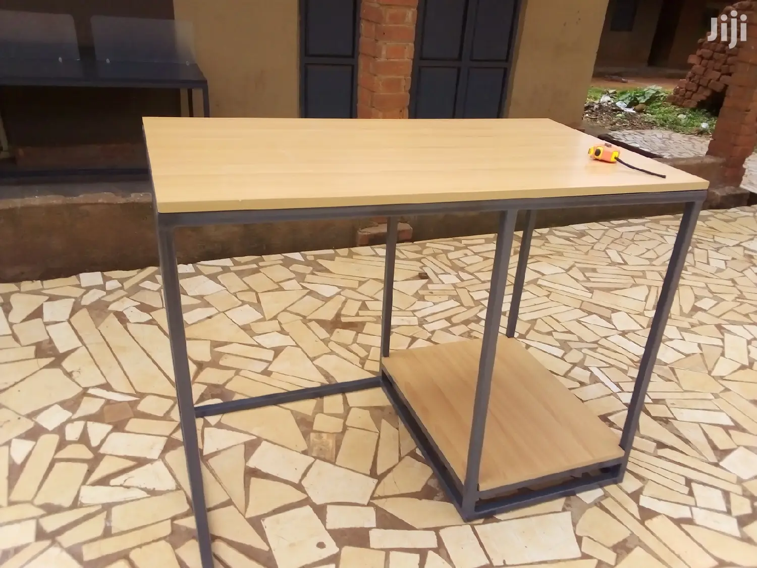 Serving Table
