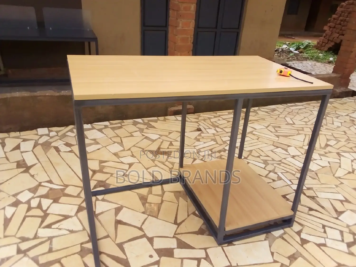 Serving Table