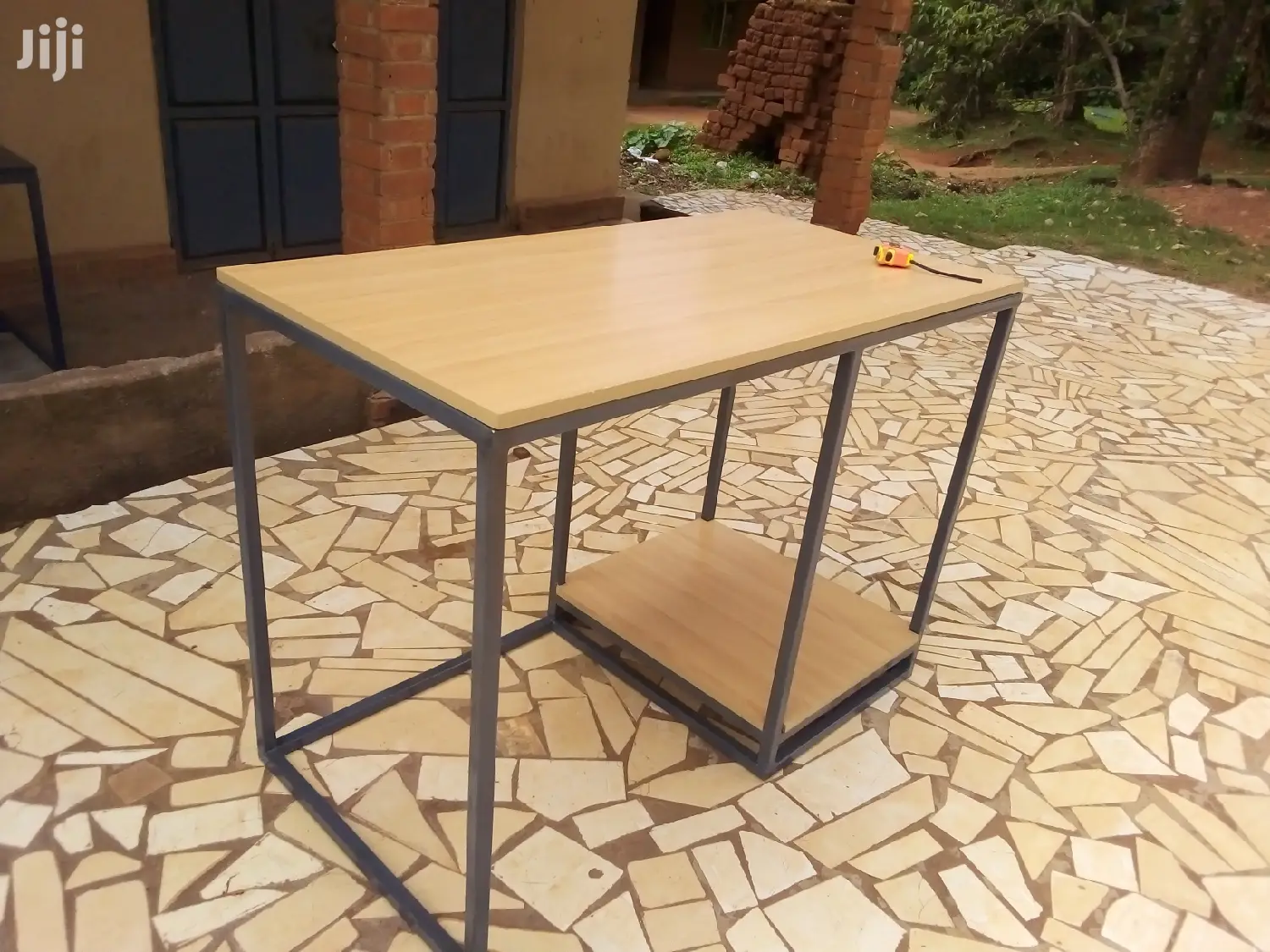 Serving Table
